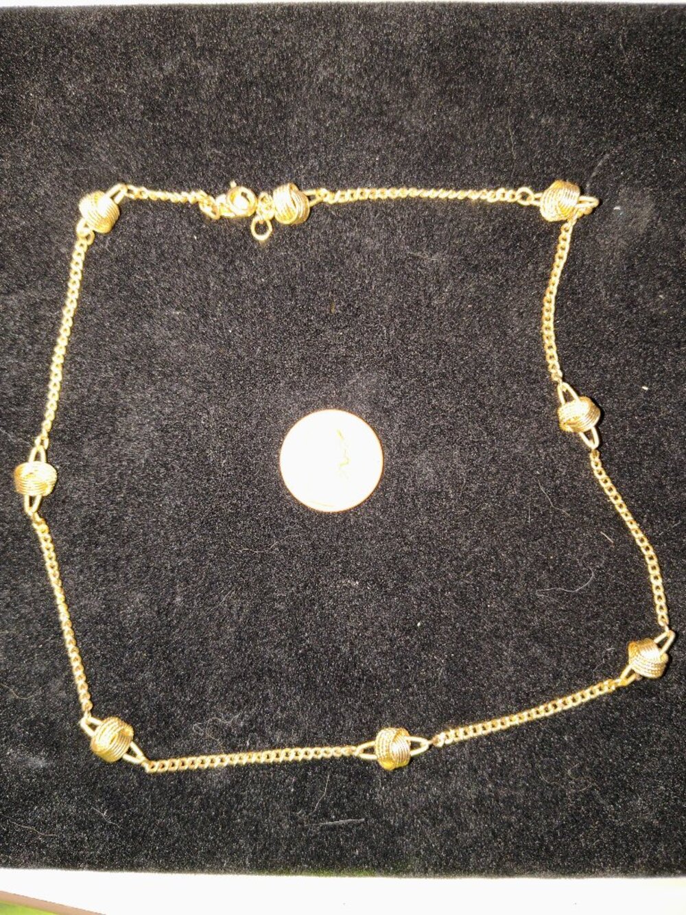 Vintage 1977 Avon “Delicate Love Knots” Gold‑Tone Station Necklace